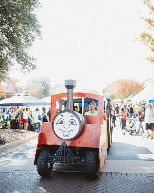 Trackless Train and Rides